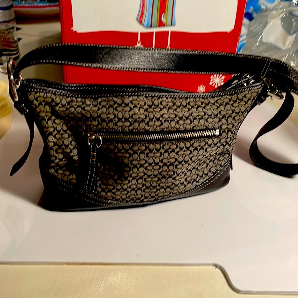Gently used Coach Shoulder Bag in Dark Blue
